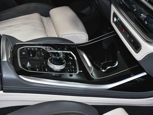 Used 2023 BMW X7 xDrive40i w/ Executive Package AWD/4WD image 79