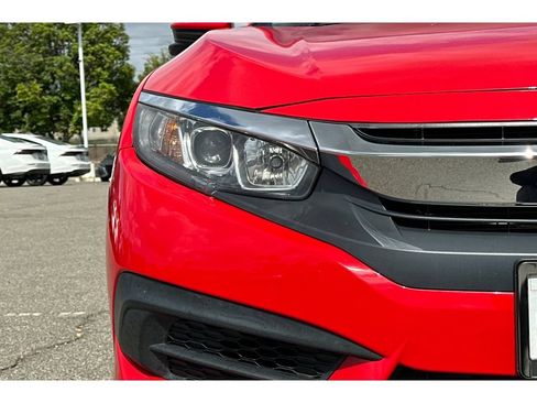 Used 2018 Honda Civic EX image 45