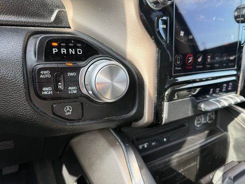 Used 2019 RAM 1500 Laramie AWD/4WD image 31