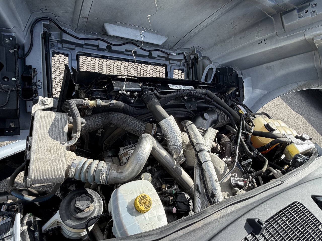 Used 2022 Ford F650 2WD Regular Cab Super Duty image 16