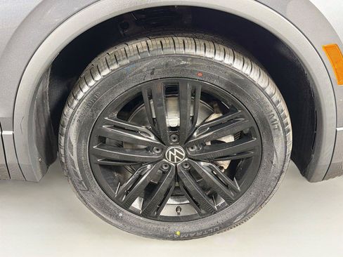 Used 2022 Volkswagen Tiguan SE R-Line AWD/4WD image 36