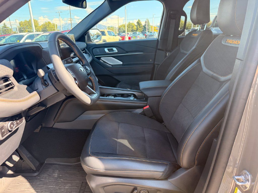 Used 2026 Ford Explorer Tremor w/ Tremor Ultimate Package AWD/4WD image 4