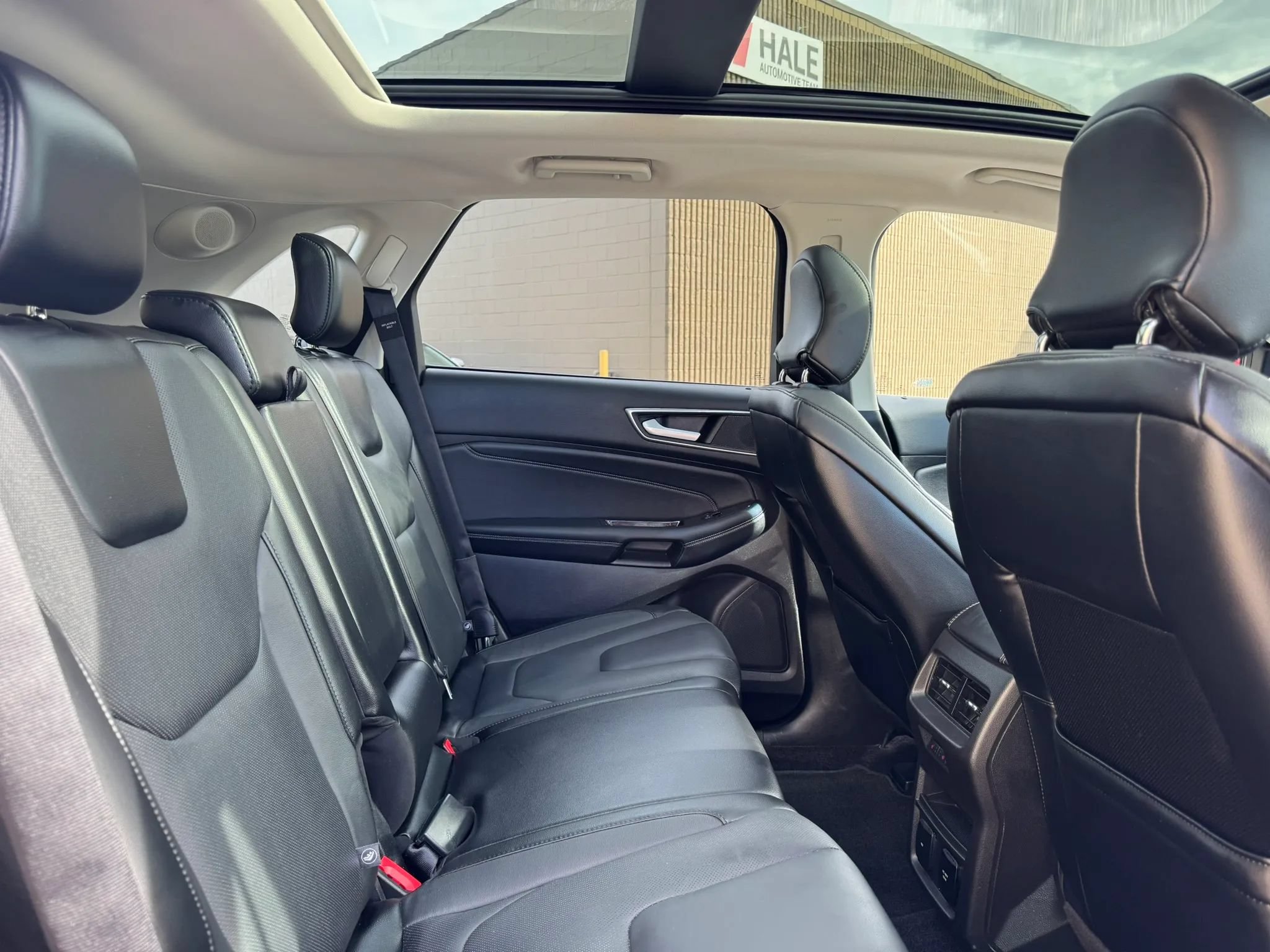 Used 2017 Ford Edge Titanium w/ Equipment Group 302A AWD/4WD image 32