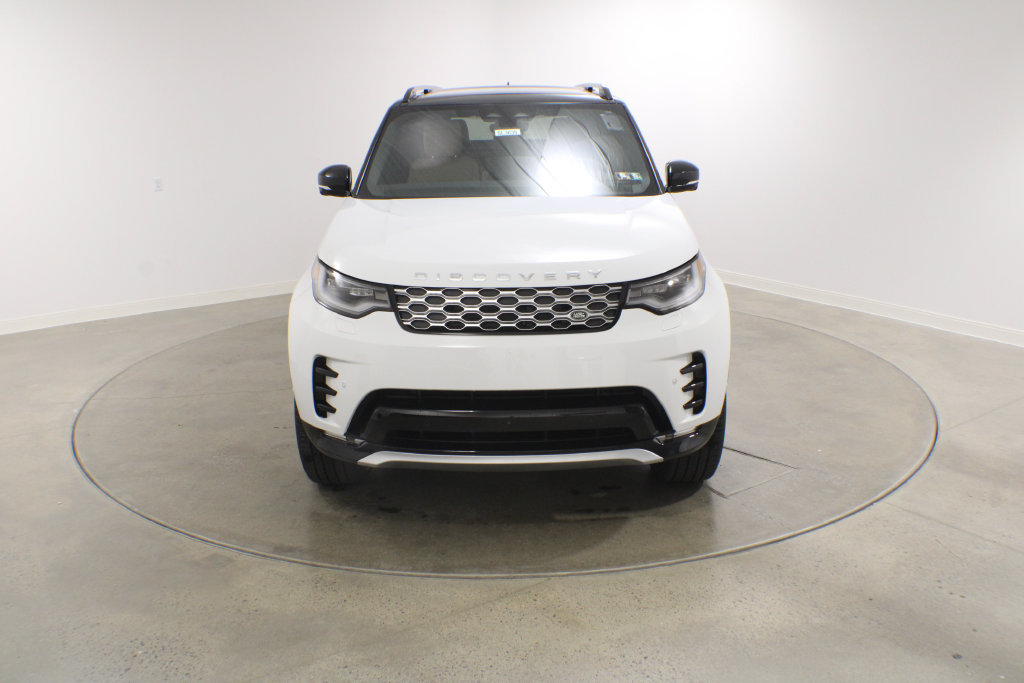 New 2026 Land Rover Discovery Limited Edition AWD/4WD image 2