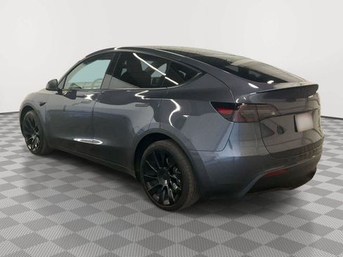 Used 2022 Tesla Model Y Long Range AWD/4WD image 3