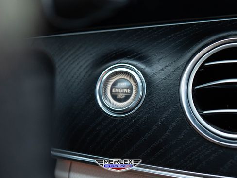 Used 2018 Mercedes-Benz E 400 4MATIC Sedan image 31