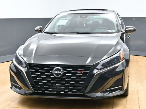 Used 2024 Nissan Altima 2.0 SR FWD image 5