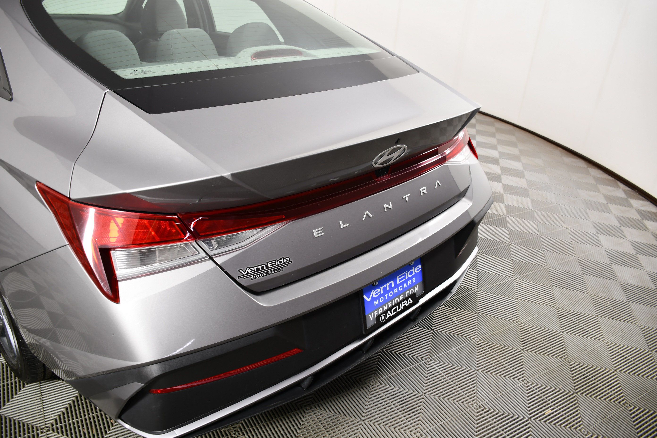 Used 2024 Hyundai Elantra SEL FWD image 15