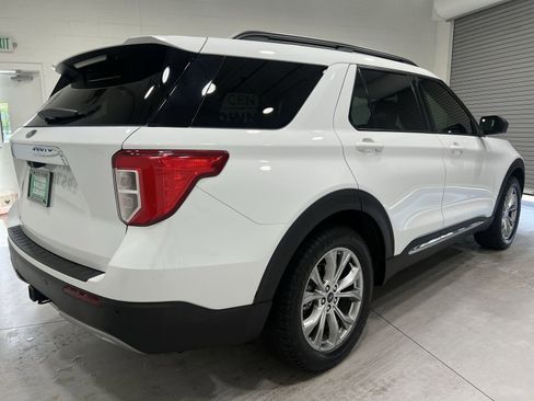 Used 2020 Ford Explorer XLT w/ Equipment Group 202A AWD/4WD image 8