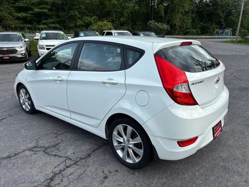 Used 2013 Hyundai Accent SE FWD image 6