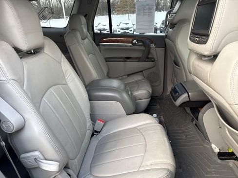 Used 2010 Buick Enclave CXL image 11