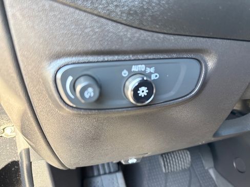 Used 2023 Chevrolet Equinox RS image 22