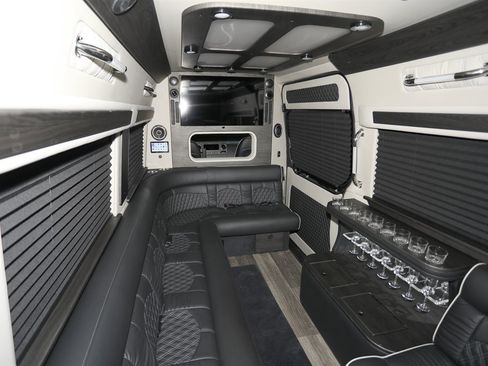 Used 2023 Mercedes-Benz Sprinter 3500 image 30