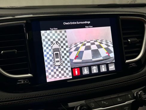 New 2026 Chrysler Pacifica Pinnacle image 32