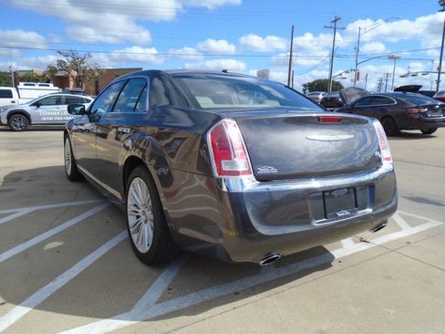 Used 2014 Chrysler 300 C w/ Beats Audio Group image 7
