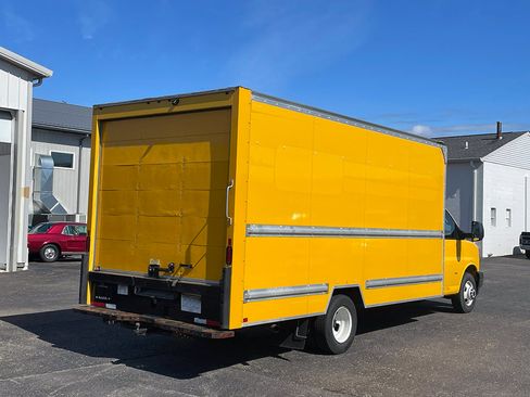 Used 2021 GMC Savana 3500 Extended w/ Power Convenience Package RWD image 5