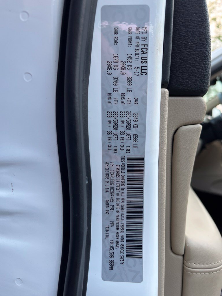Used 2017 Jeep Grand Cherokee Limited RWD image 11