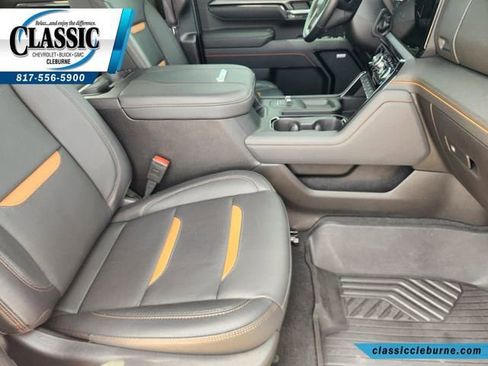 Used 2025 GMC Sierra 2500 AT4 w/ AT4 Premium Plus Package AWD/4WD image 15