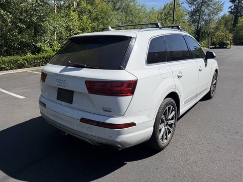 Used 2017 Audi Q7 3.0T Prestige AWD/4WD image 5