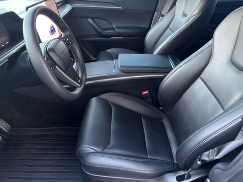 Used 2023 Tesla Model X image 11