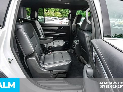Used 2025 Buick Enclave Preferred FWD image 23