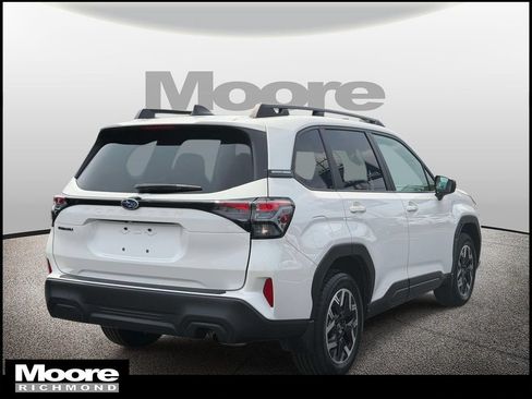 Certified 2026 Subaru Forester Premium w/ Base/Premium Package AWD/4WD image 2
