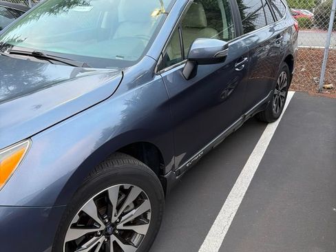 Used 2017 Subaru Outback 2.5i Limited AWD/4WD image 2