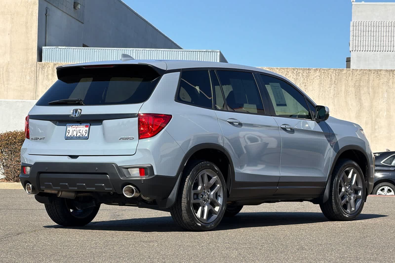 Used 2023 Honda Passport EX-L image 2
