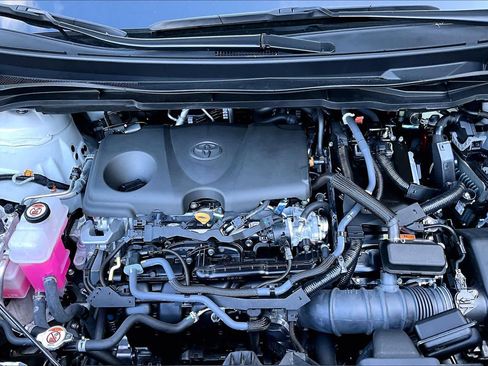 Used 2025 Toyota Sienna Platinum FWD image 32
