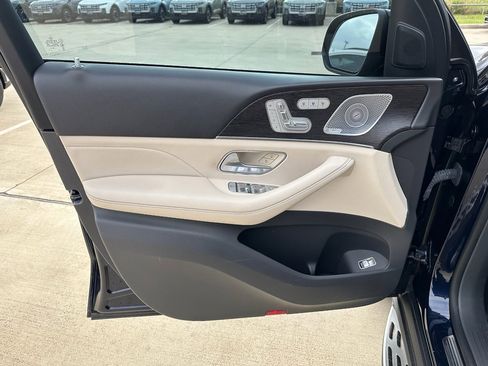 Used 2020 Mercedes-Benz GLS 580 4MATIC image 9