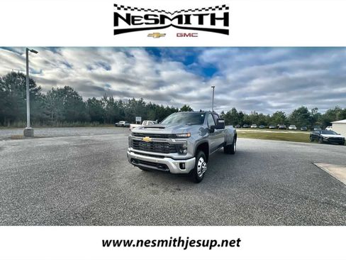 New 2026 Chevrolet Silverado 3500 LT w/ All Star Edition image 1