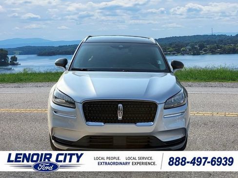 Used 2022 Lincoln Corsair AWD w/ Premium Package image 8