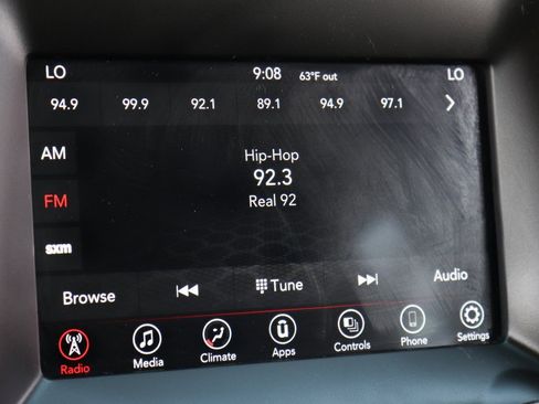 Used 2019 Dodge Durango SXT image 24