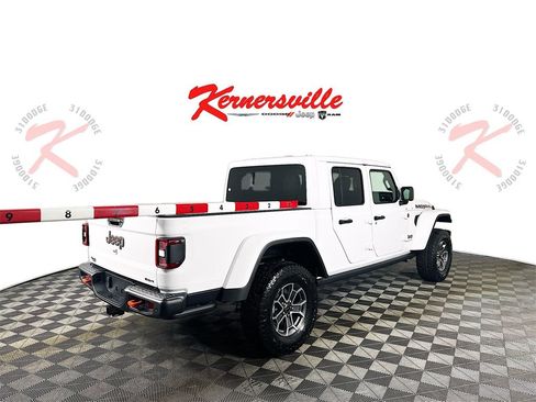 New 2025 Jeep Gladiator Mojave image 7