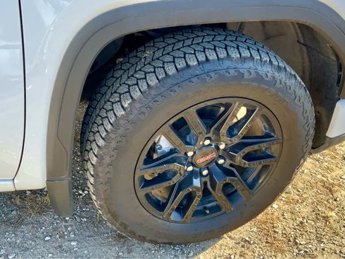 Used 2023 GMC Sierra 1500 Elevation image 18