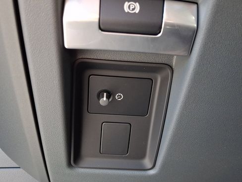 New 2026 Land Rover Defender 110 S image 20