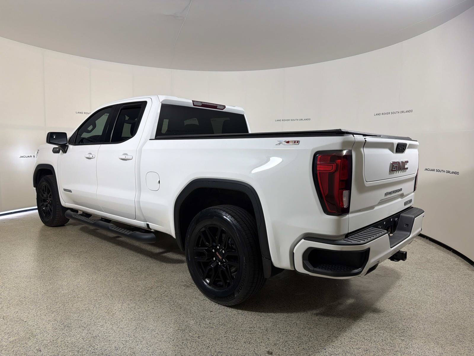 Used 2021 GMC Sierra 1500 Elevation w/ X31 Off-Road Package AWD/4WD image 3