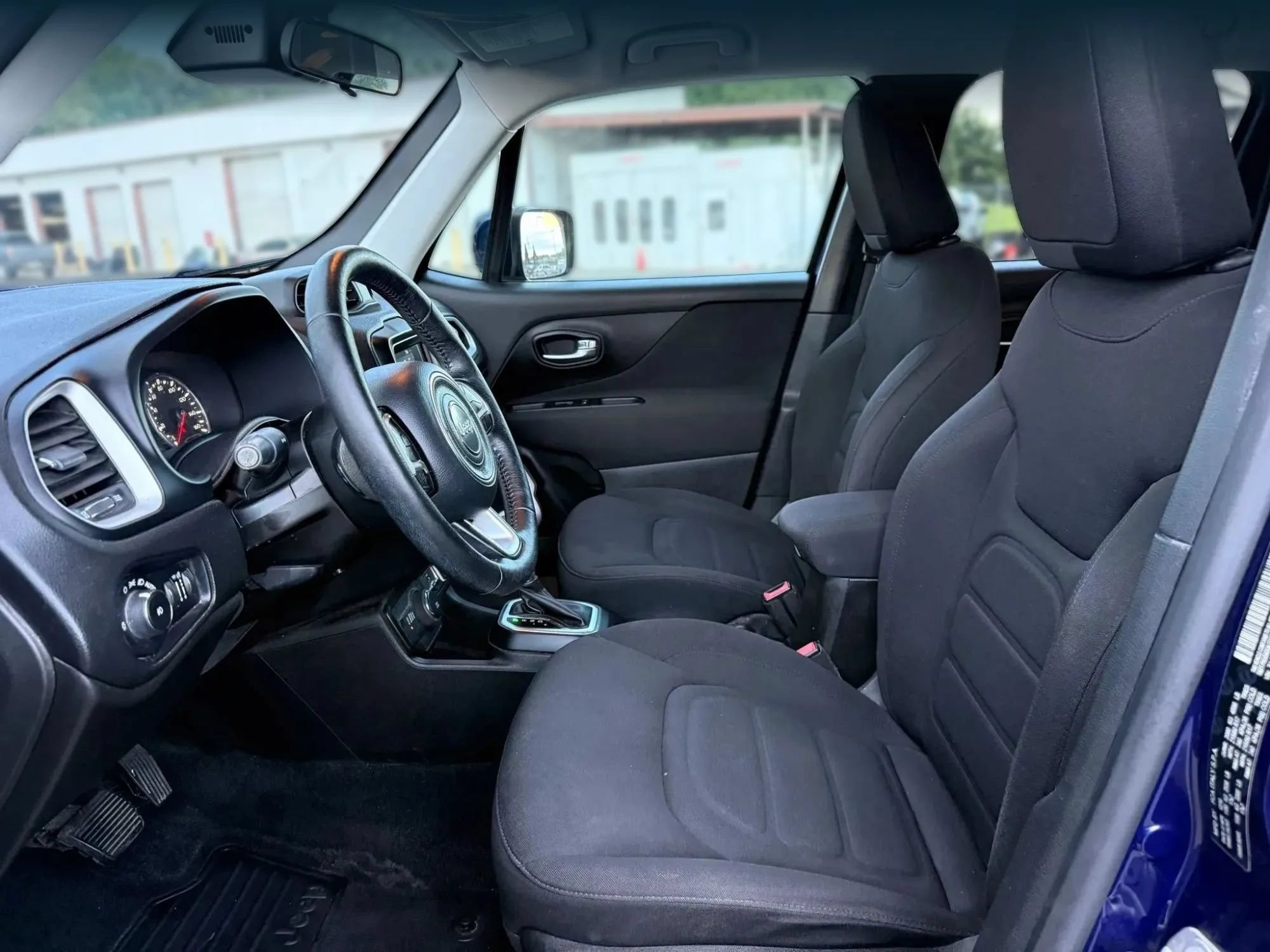 Used 2020 Jeep Renegade Latitude w/ Cold Weather Group AWD/4WD image 2