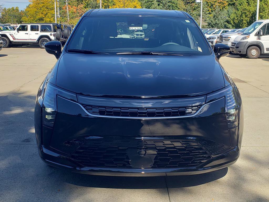 New 2027 Chrysler Pacifica Select FWD image 2