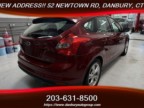 Used 2014 Ford Focus SE w/ SE Winter Package FWD image 5