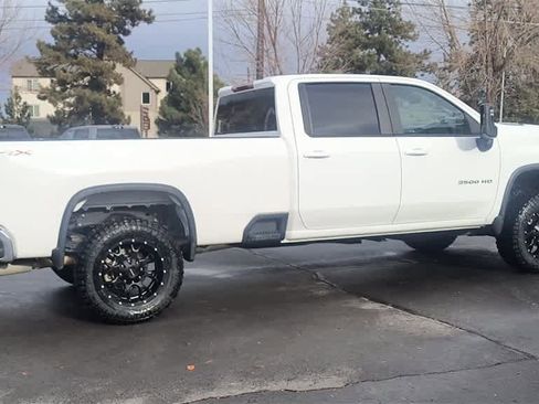 Used 2024 Chevrolet Silverado 3500 LT image 9