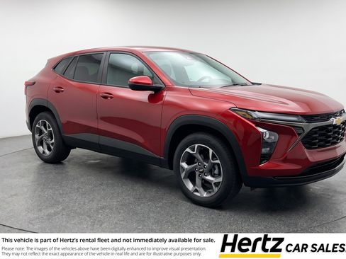 Used 2025 Chevrolet Trax LT FWD image 1