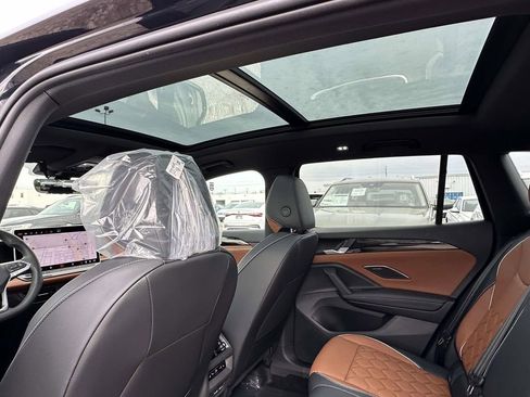 New 2026 Volkswagen Tiguan SEL R-Line image 11