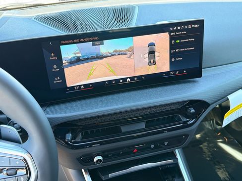 New 2026 BMW 330i Sedan w/ M Sport Package image 28