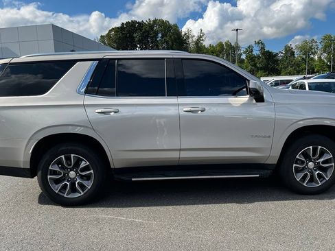 Used 2022 Chevrolet Tahoe LT w/ Luxury Package AWD/4WD image 2