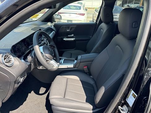 Certified 2025 Mercedes-Benz GLB 250 4MATIC image 15