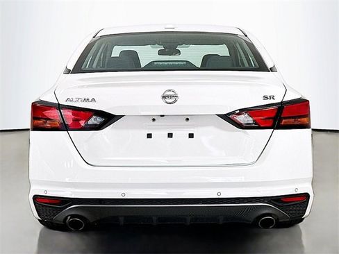 Used 2022 Nissan Altima 2.5 SR image 6