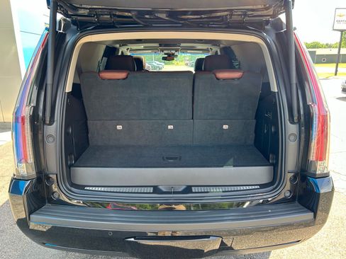 Used 2019 Cadillac Escalade Premium Luxury AWD/4WD image 5