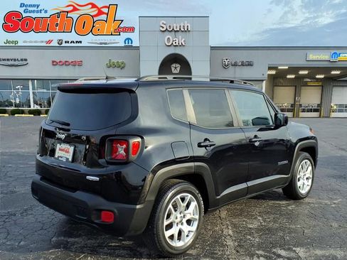 Used 2015 Jeep Renegade Latitude image 3