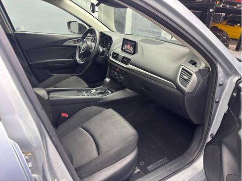 Used 2018 MAZDA MAZDA3 Sport FWD image 17